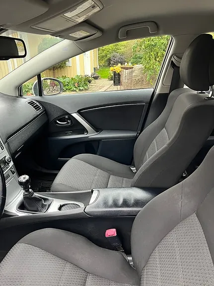 Toyota Avensis 2014 photo 5