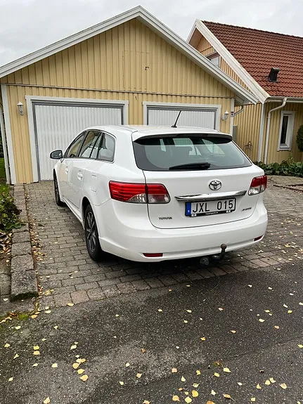 Toyota Avensis 2014 photo 3