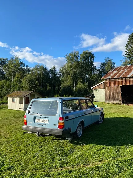 Volvo 240 1983 photo 3