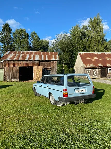 Volvo 240 1983 photo 2