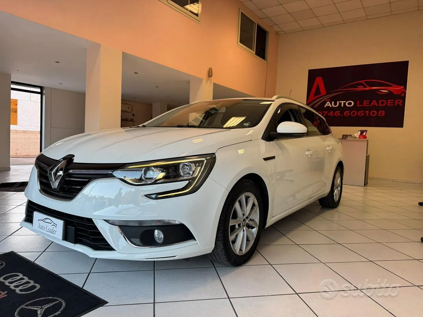 Renault Megane 2018 photo 2