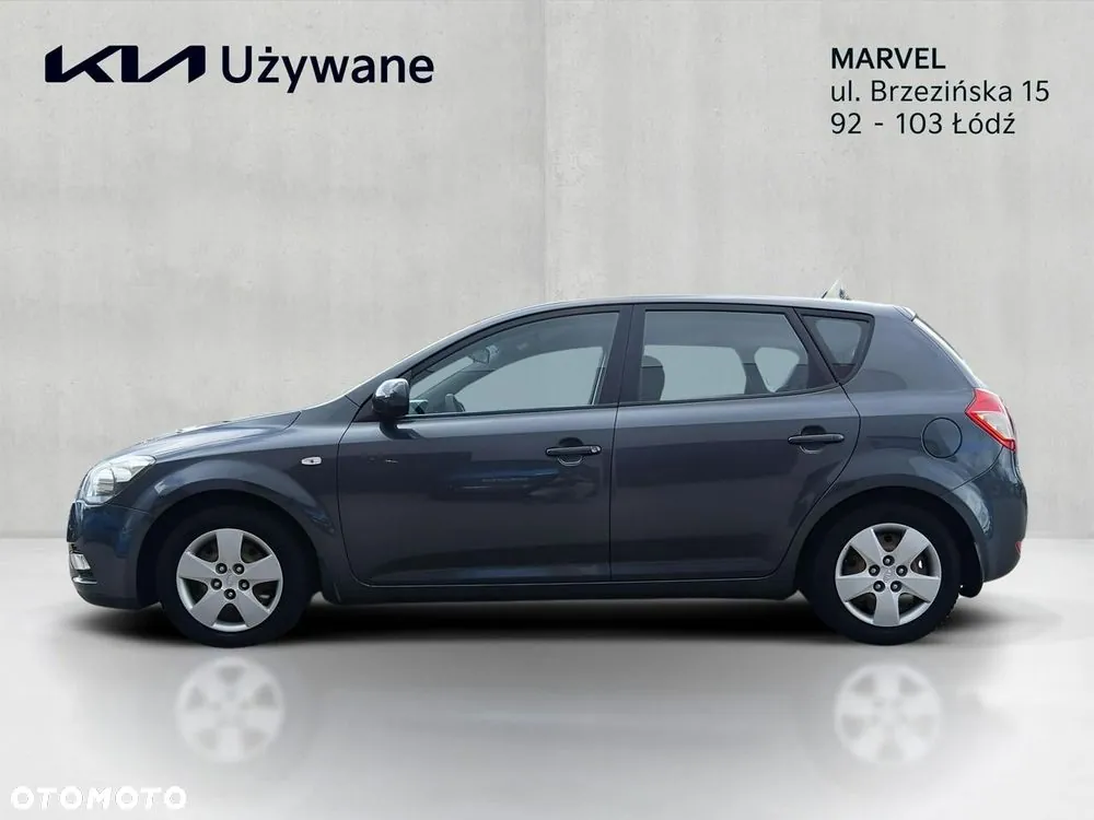 Kia Ceed 2010 photo 2