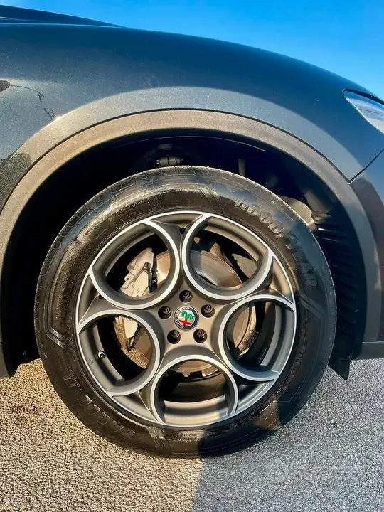 Alfa Romeo Stelvio 2019 photo 4