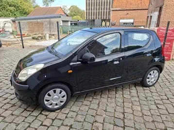 Nissan Pixo 2010 photo 2