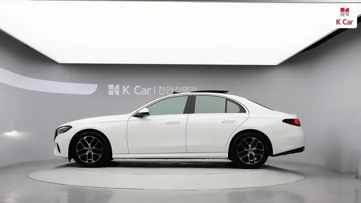 Mercedes-Benz E-Class 2024 photo 5