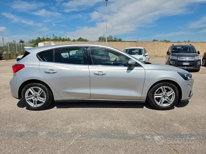 Ford Focus 2021 photo 3