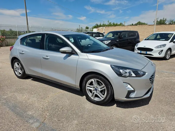 Ford Focus 2021 photo 2