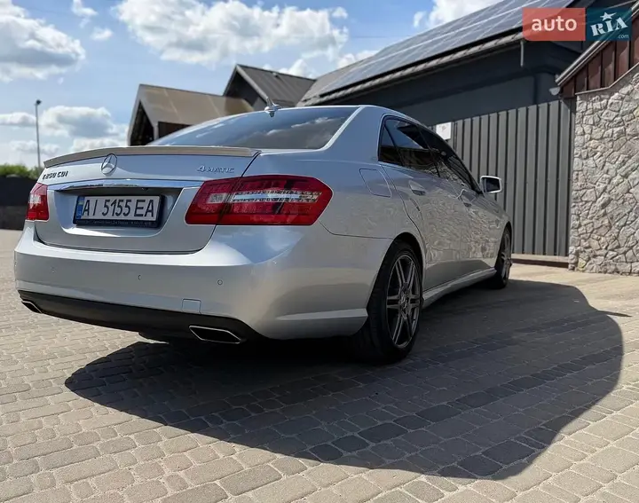 Mercedes-Benz E-Class 2013 photo 4