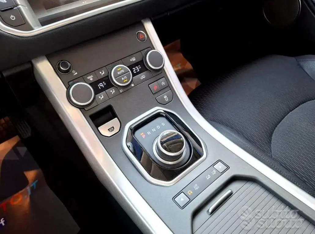 Land Rover Range Rover Evoque 2017 photo 5