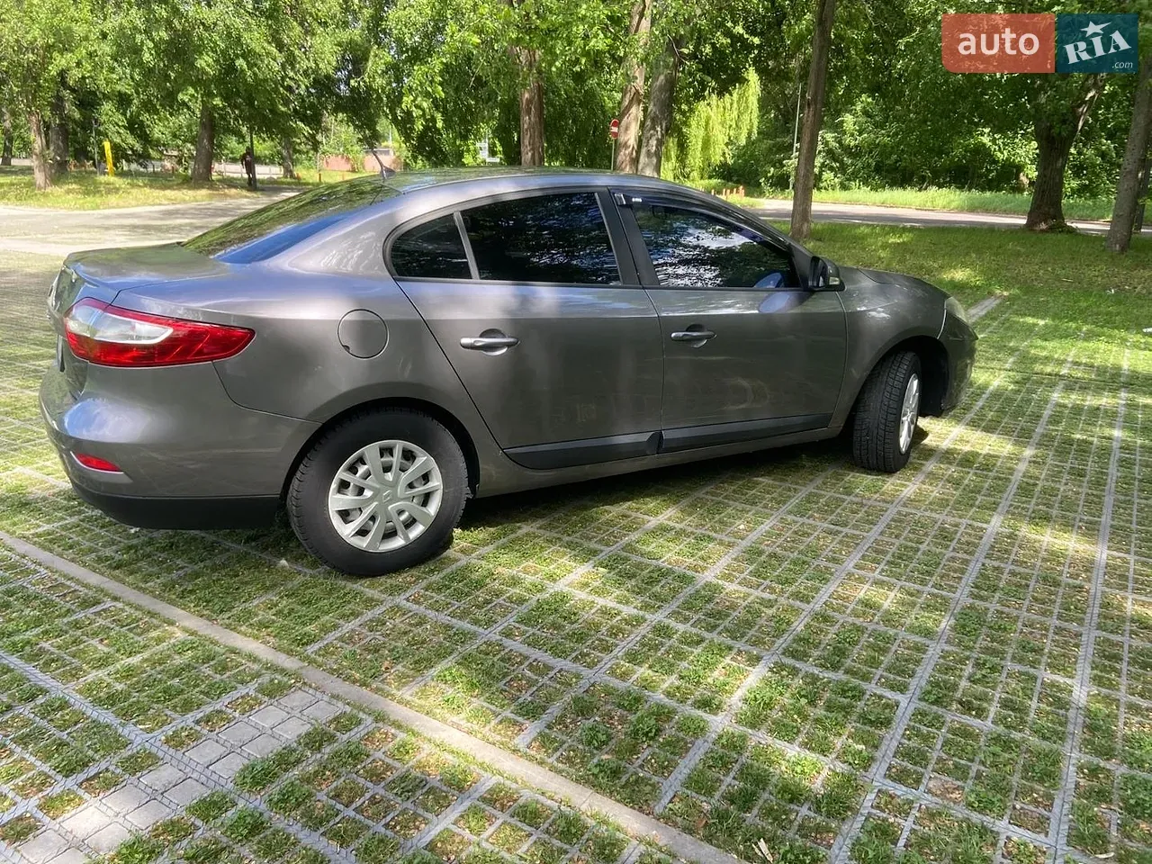 Renault Fluence 2011 photo 5