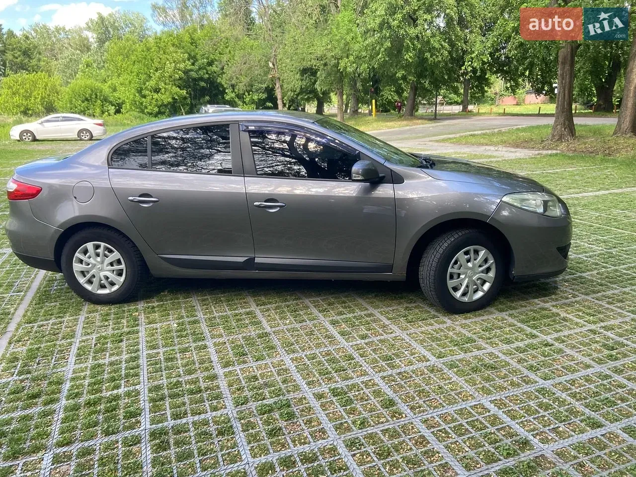 Renault Fluence 2011 photo 4