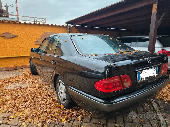 Mercedes-Benz E