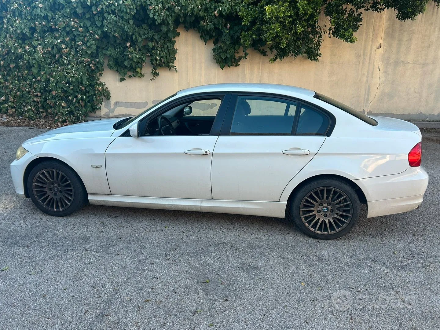 BMW 3 Series 2010 photo 5