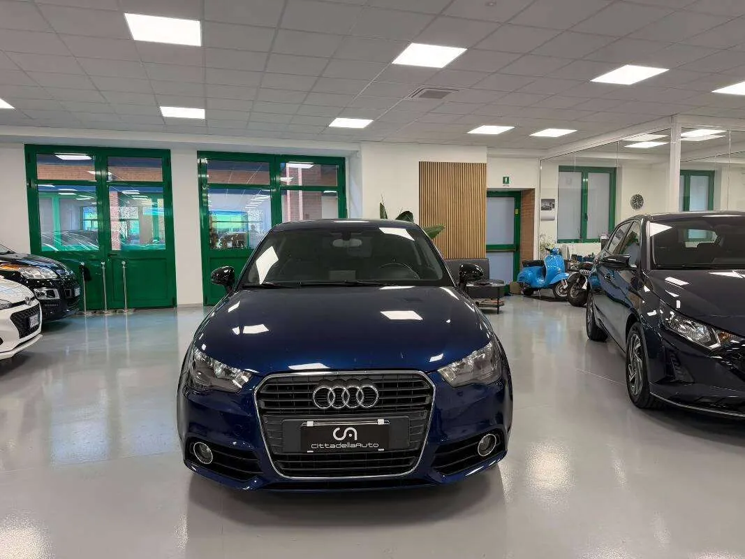 Audi A1 2010 photo 2