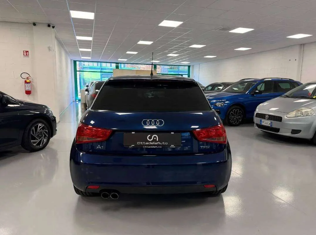 Audi A1 2010 photo 5