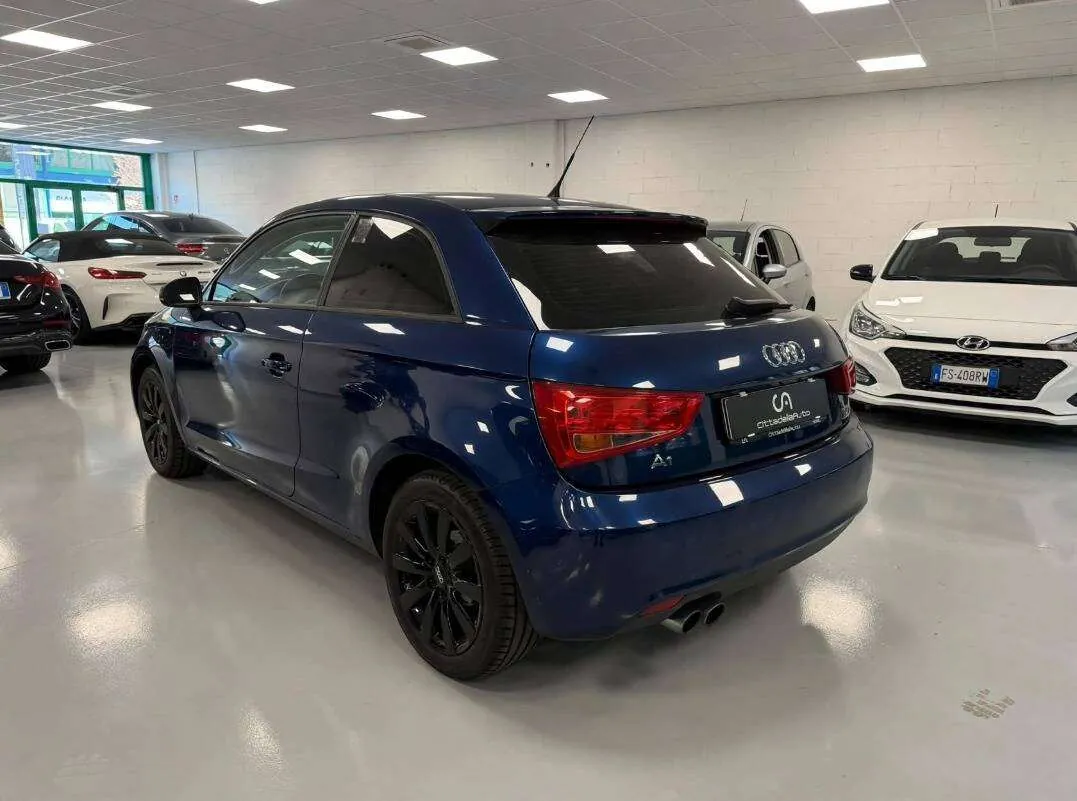 Audi A1 2010 photo 4