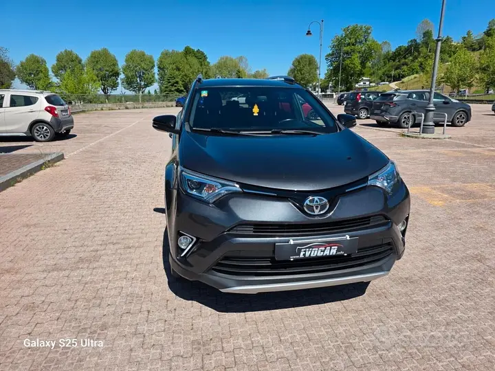 Toyota Rav4 2016 photo 2