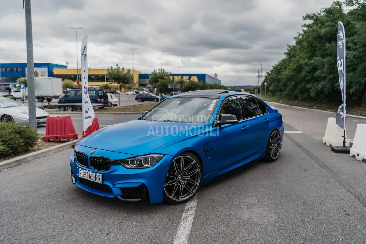 BMW 320