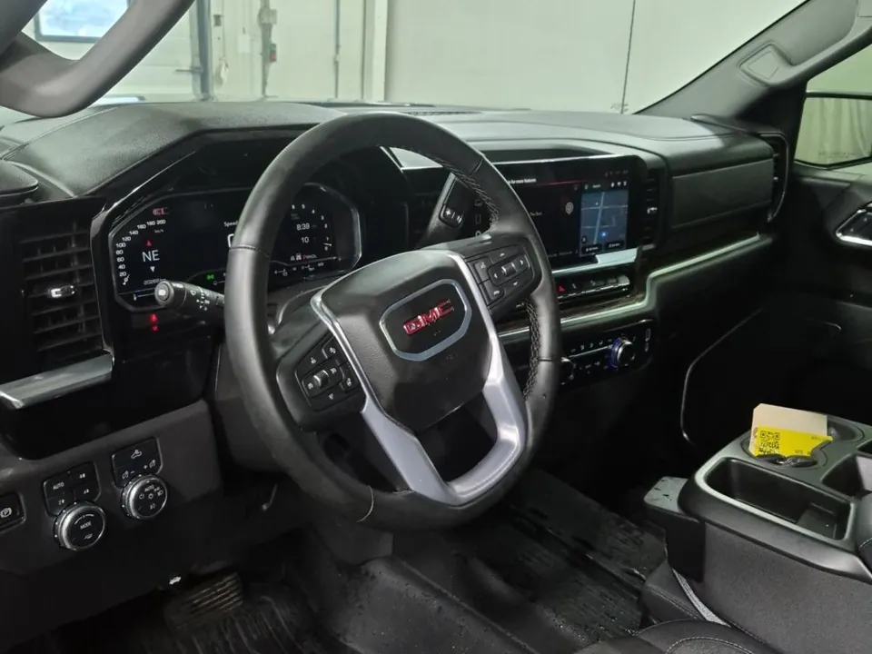GMC Sierra 1500 2025 photo 2