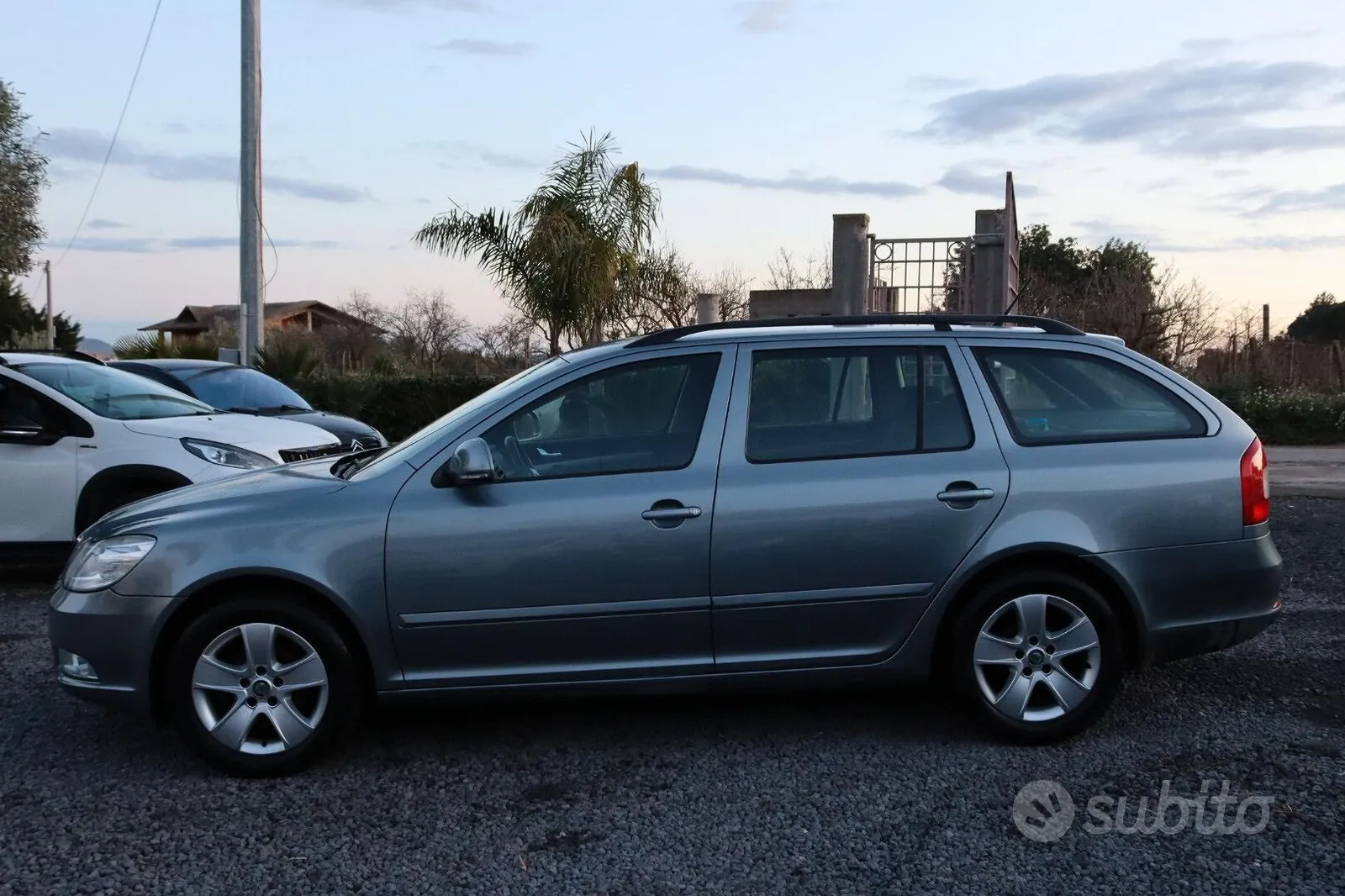 Skoda Octavia 2012 photo 2