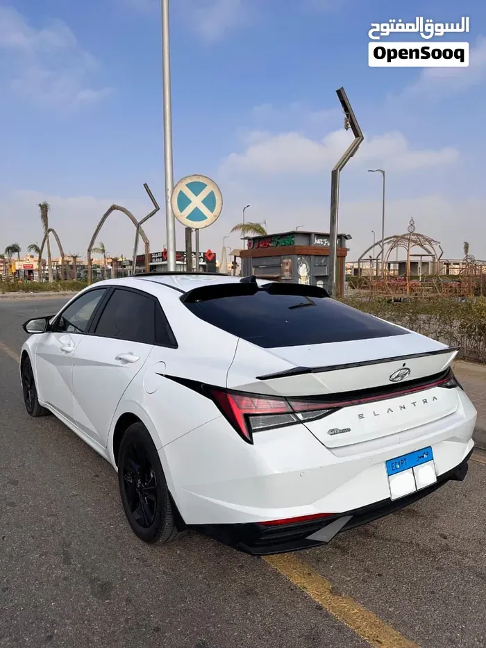 Hyundai Elantra 2021 photo 2