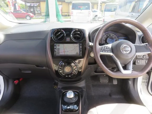 Nissan Note 2017 photo 2
