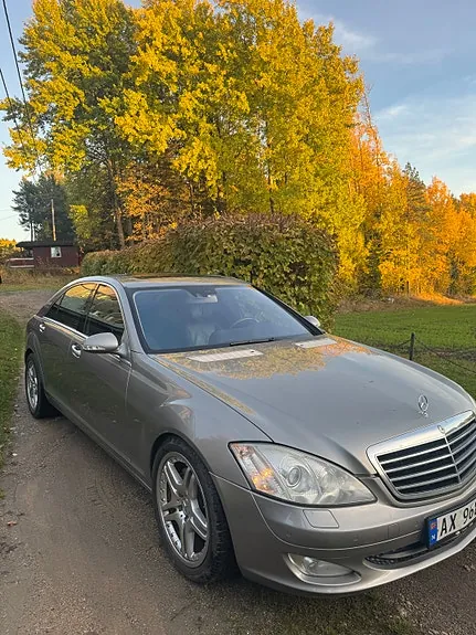 Mercedes-Benz S320