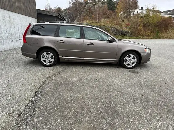 Volvo V70 2009 photo 4