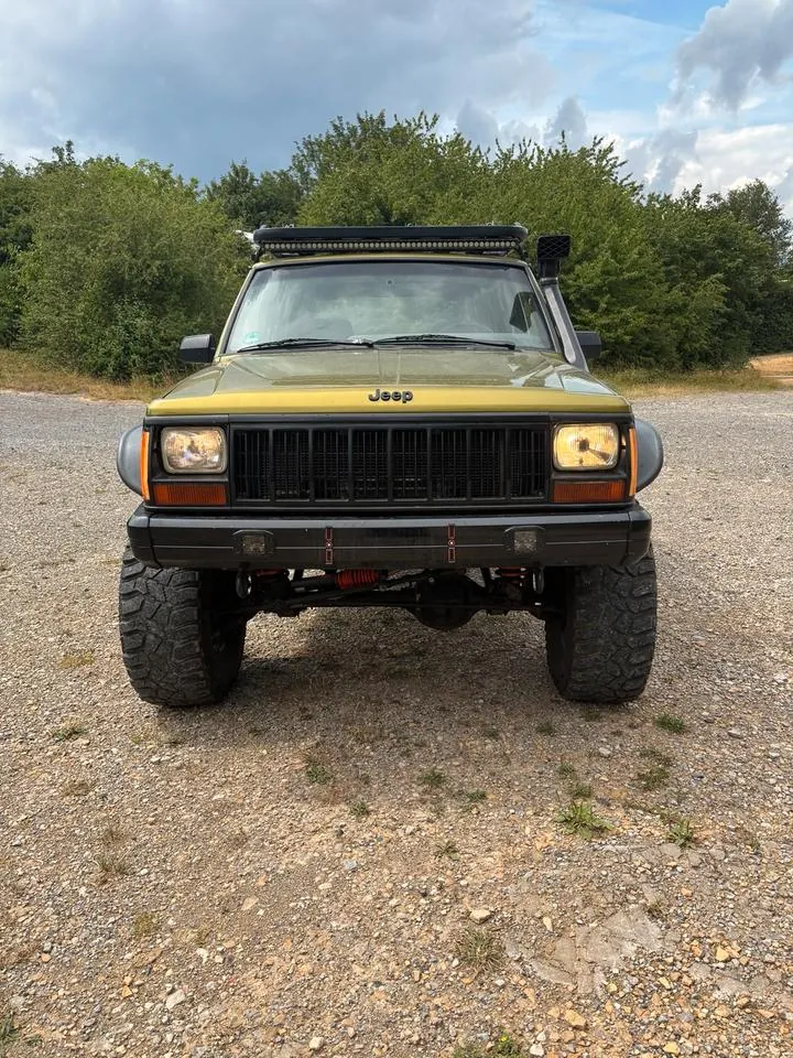 Jeep Cherokee