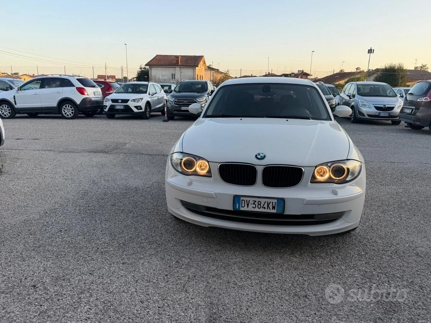 BMW 118D 2009 photo 2