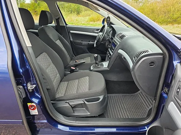 Skoda Octavia 2011 photo 4