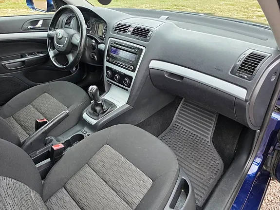 Skoda Octavia 2011 photo 5