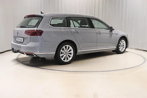 Volkswagen Passat 2023 photo 4