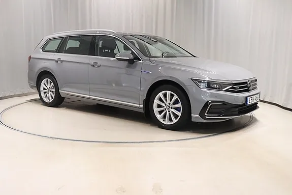 Volkswagen Passat 2023 photo 3