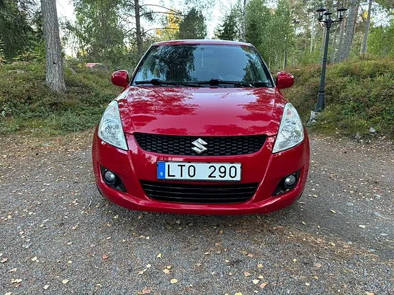 Suzuki Swift 2011 photo 2