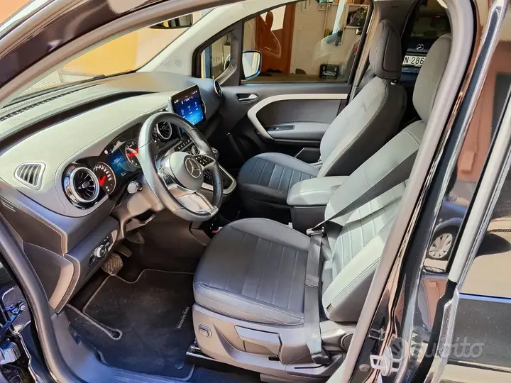 Mercedes-Benz C-Class 2026 photo 5