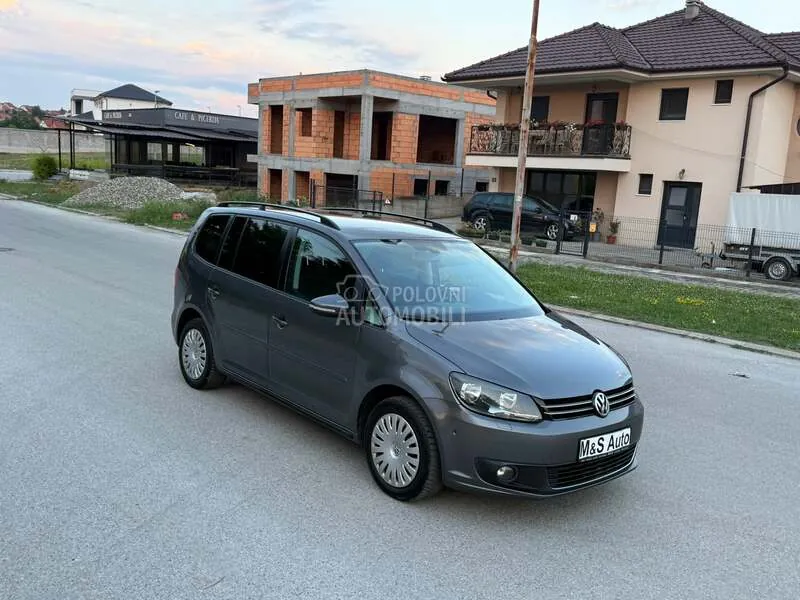Volkswagen Touran 2011 photo 5