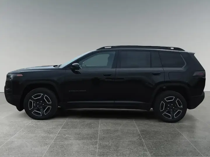 Jeep Cherokee 2026 photo 3