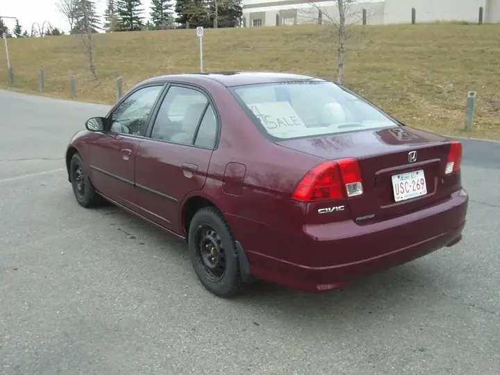 Honda Civic 2004 photo 2