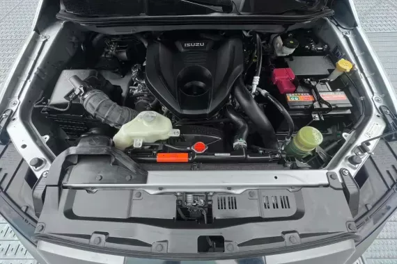 Isuzu Mu-X 2023 photo 4
