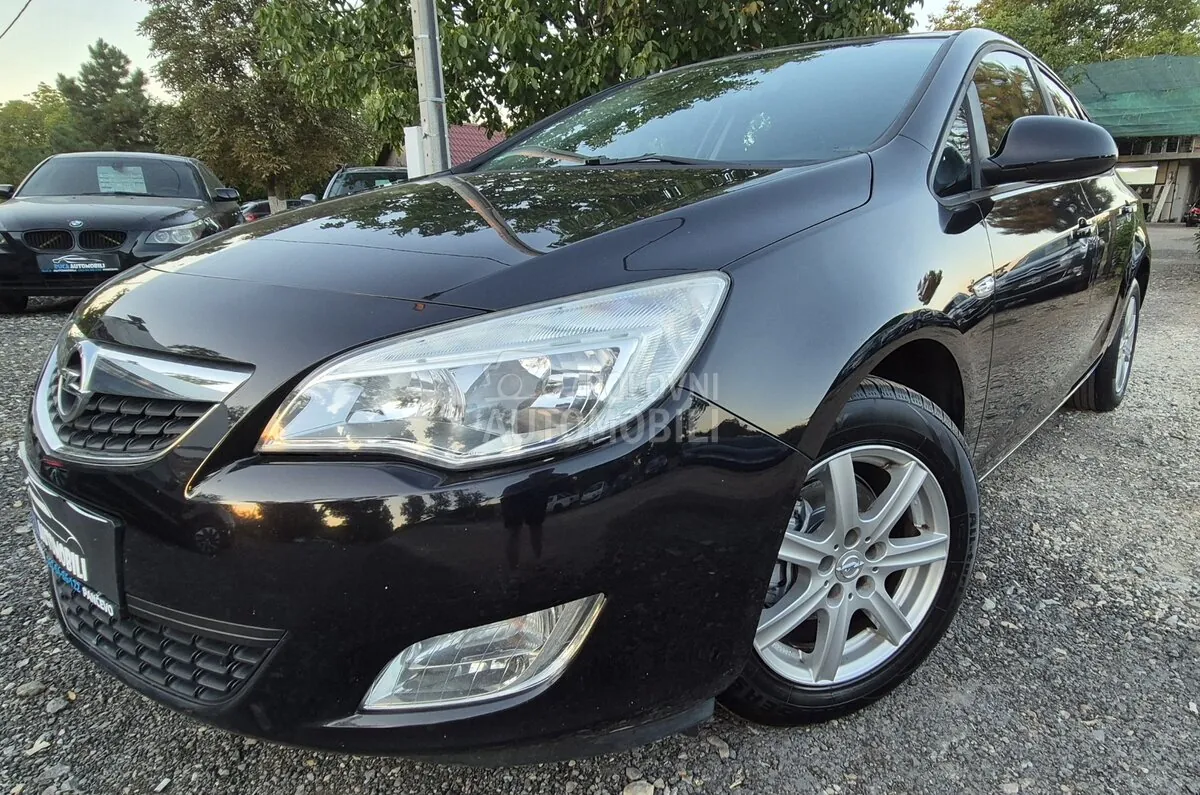 Opel Astra J