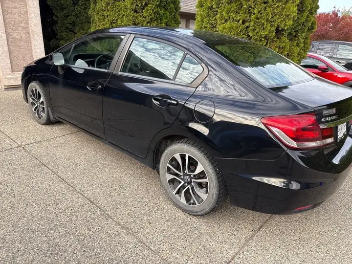 Honda Civic 2013 photo 2