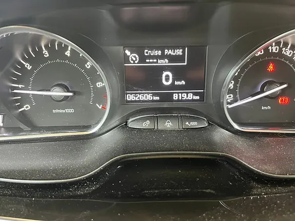 Peugeot 208 2014 photo 5