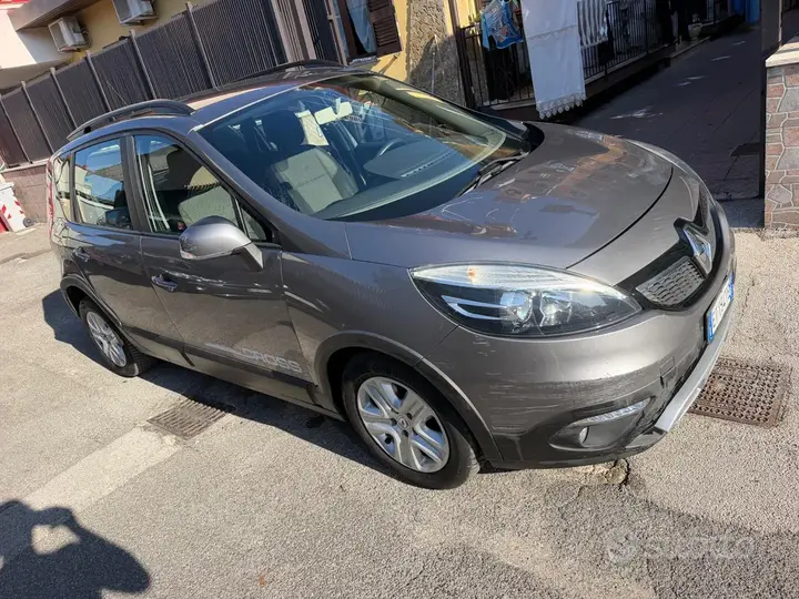 Renault Scenic 2013 photo 5