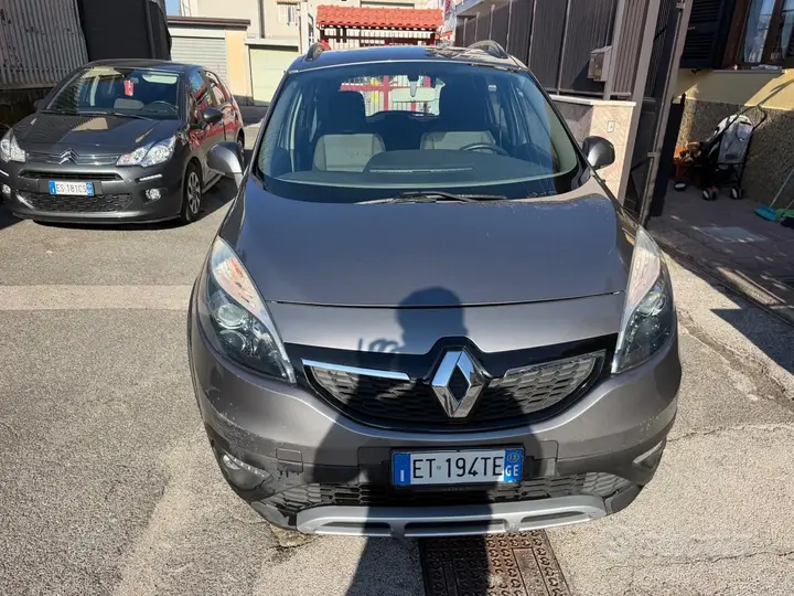Renault Scenic 2013 photo 4
