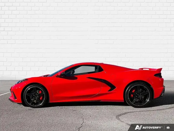 Chevrolet Corvette 2021 photo 2