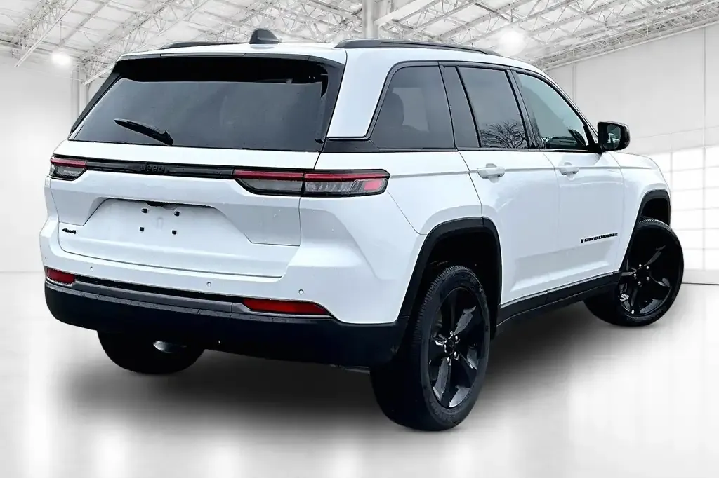 Jeep Grand Cherokee 2026 photo 3