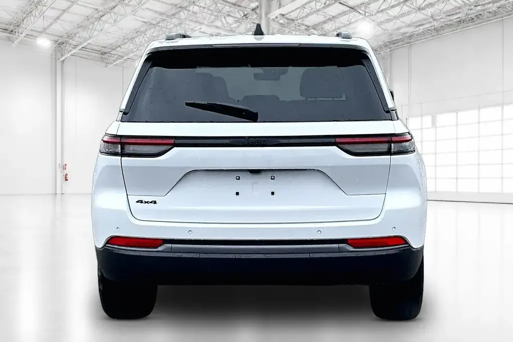 Jeep Grand Cherokee 2026 photo 4
