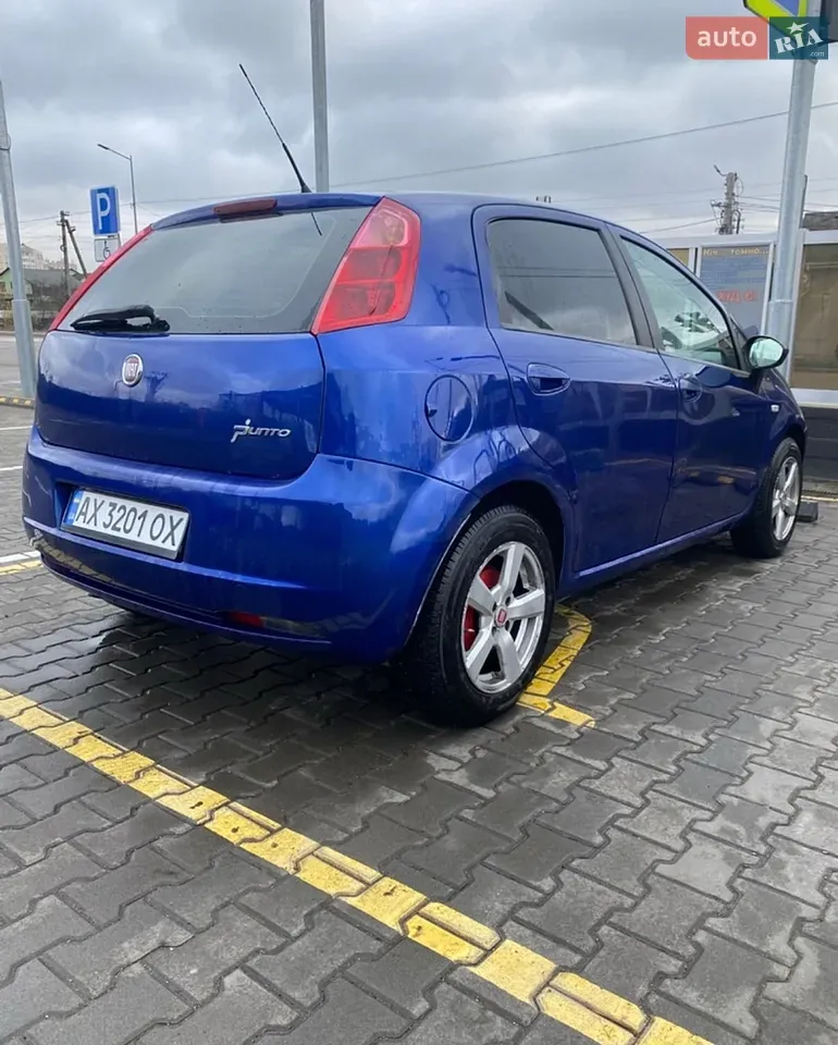 Fiat Grande Punto 2009 photo 4