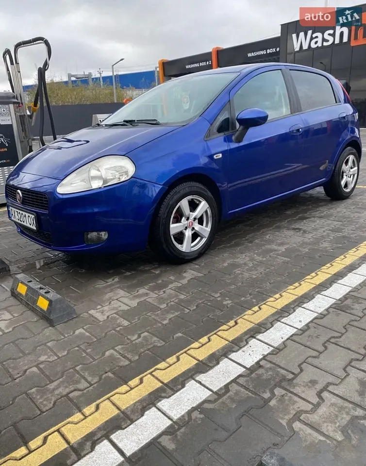 Fiat Grande Punto 2009 photo 2